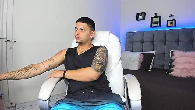 Snapshot of Alex_cute77 chatting on 7, 2, 2025 Alex cute77 online show from 7, 2, 2025