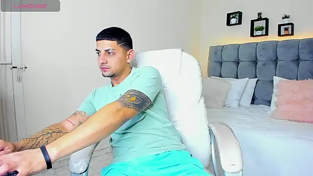 Snapshot of Alex_cute77 chatting on 28, 2, 2025 Alex cute77 online show from 28, 2, 2025