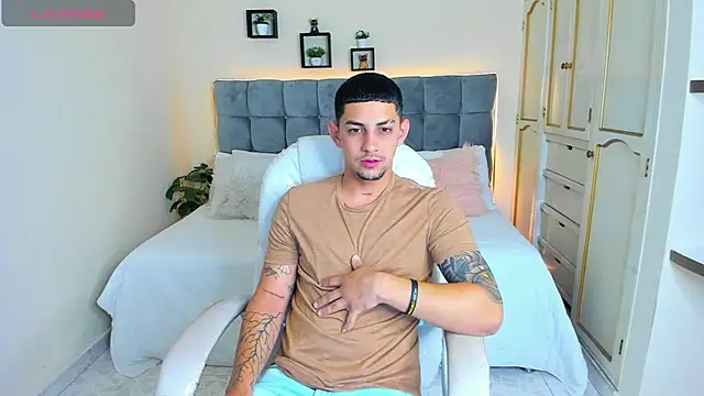 Snapshot of Alex_cute77 chatting on 1, 3, 2025 Alex cute77 online show from 1, 3, 2025