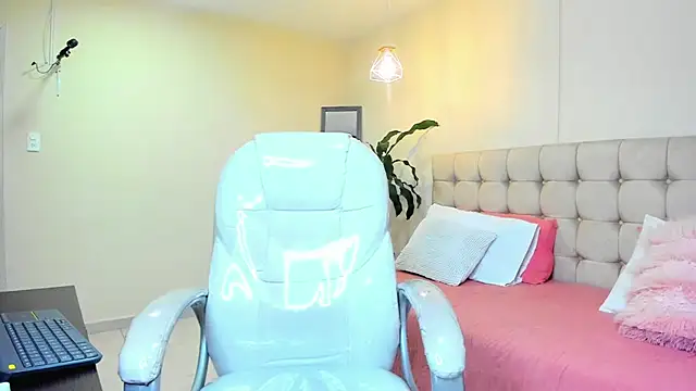 Snapshot of Alex_cute77 chatting on 14, 3, 2025 Alex cute77 online show from 14, 3, 2025