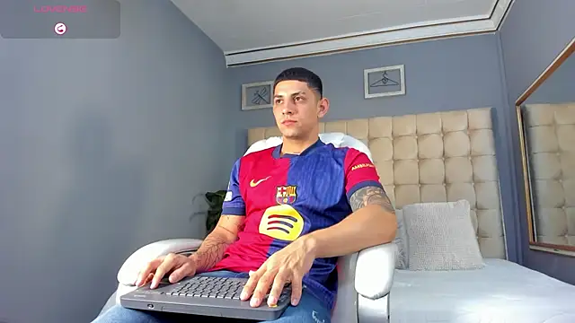 Snapshot of Alex_cute77 chatting on 23, 9, 2025 Alex cute77 online show from 23, 9, 2025