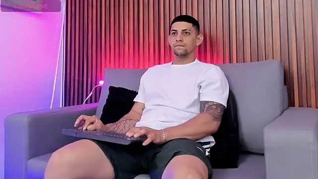 Snapshot of Alex_cute77 chatting on 12, 3, 2026 Alex cute77 online show from 12, 3, 2026