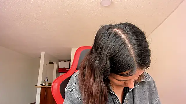 zoe jeane beker online show from 26, 2, 2025