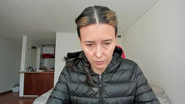 zoe jeane beker online show from 15, 3, 2026