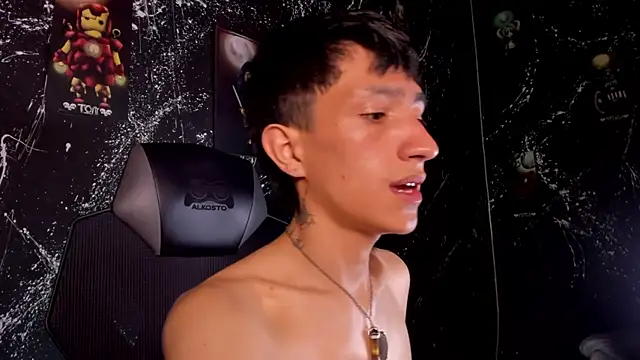 Snapshot of DereckCooperr chatting on 19, 11, 2025 DereckCooperr online show from 19, 11, 2025