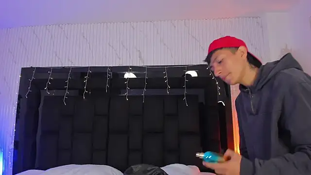 Snapshot of DereckCooperr chatting on 8, 2, 2026 DereckCooperr online show from 8, 2, 2026