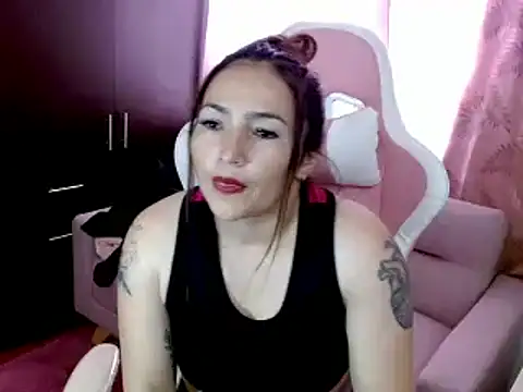 Snapshot of EVA_GRAYS chatting on 6, 3, 2025 EVA GRAYS online show from 6, 3, 2025