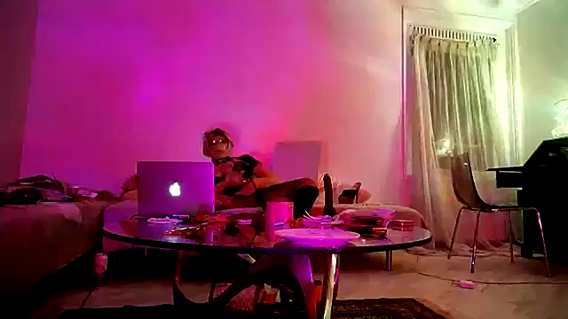 CharlotteVixxens online show from 26, 2, 2025