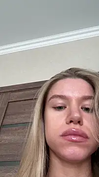 Snapshot of JessIsLove chatting on 6, 4, 2026 JessIsLove online show from 6, 4, 2026