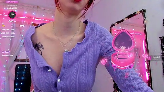 Snapshot of laura_olssen chatting on 7, 11, 2025 laura olssen online show from 7, 11, 2025