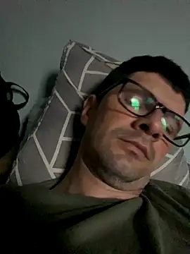 Snapshot of Juliano2289 chatting on 3, 10, 2025 Juliano2289 online show from 3, 10, 2025