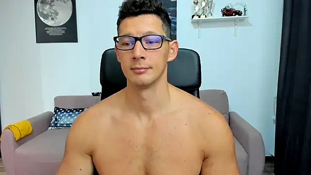 Snapshot of BrutusK08 chatting on 13, 10, 2025 BrutusK08 online show from 13, 10, 2025