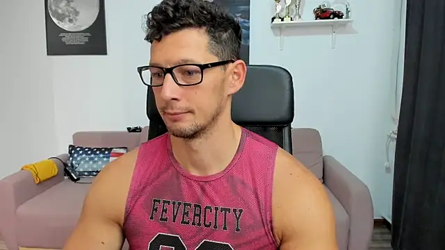 Snapshot of BrutusK08 chatting on 23, 10, 2025 BrutusK08 online show from 23, 10, 2025