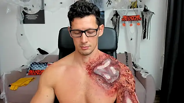 Snapshot of BrutusK08 chatting on 29, 10, 2025 BrutusK08 online show from 29, 10, 2025