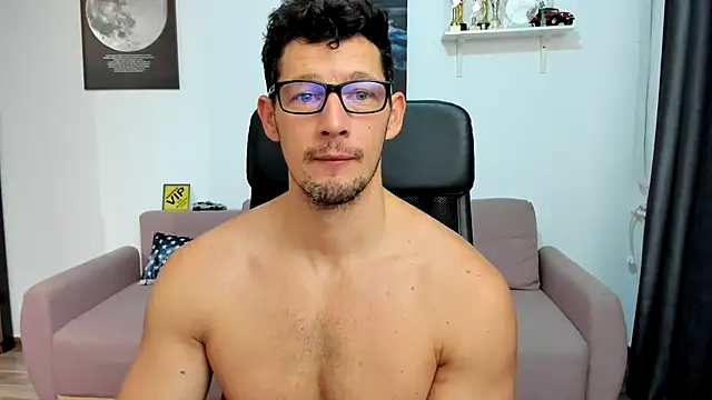 Snapshot of BrutusK08 chatting on 11, 11, 2025 BrutusK08 online show from 11, 11, 2025