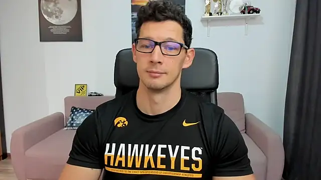 Snapshot of BrutusK08 chatting on 16, 11, 2025 BrutusK08 online show from 16, 11, 2025