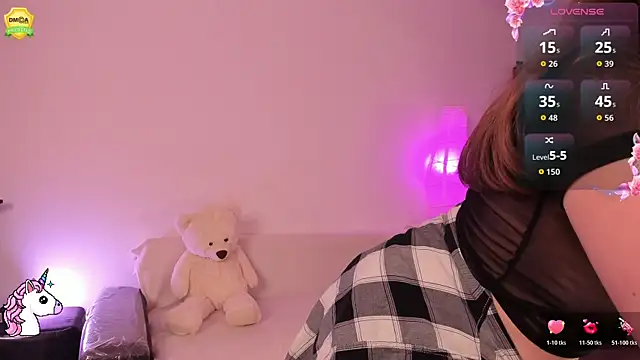 EvaUniporn online show from 29, 11, 2025