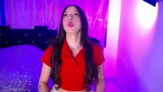 Snapshot of Aleja_Sanz chatting on 4, 3, 2025 Aleja Sanz online show from 4, 3, 2025