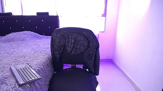 Snapshot of Aleja_Sanz chatting on 10, 3, 2025 Aleja Sanz online show from 10, 3, 2025