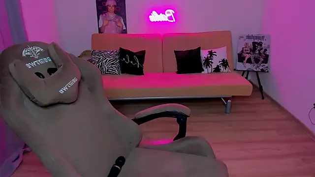 Snapshot of HelloRoxy chatting on 25, 10, 2025 HelloRoxy online show from 25, 10, 2025