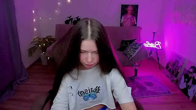 Snapshot of HelloRoxy chatting on 5, 2, 2026 HelloRoxy online show from 5, 2, 2026