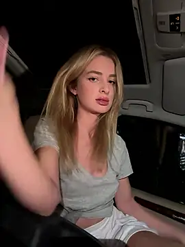 Snapshot of EvieEvans chatting on 2, 12, 2024 EvieEvans online show from 2, 12, 2024