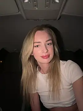 Snapshot of EvieEvans chatting on 23, 1, 2025 EvieEvans online show from 23, 1, 2025