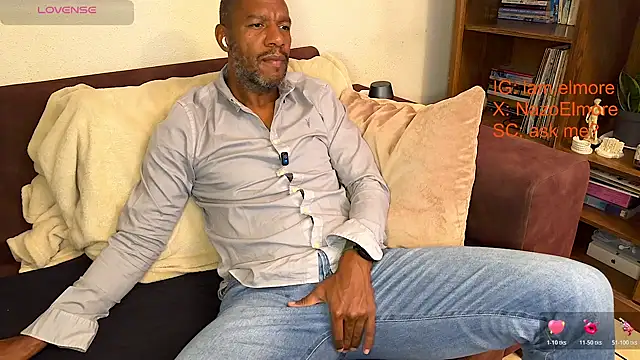 Snapshot of elmorenazost chatting on 15, 3, 2026 elmorenazost online show from 15, 3, 2026