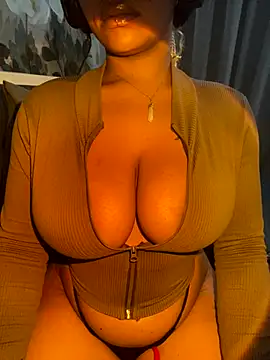 YellowHoneyDip online show from 8, 12, 2024