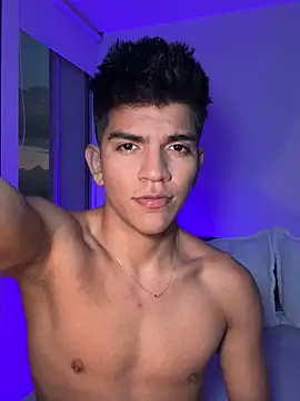 santiago 01 online show from 5, 12, 2024