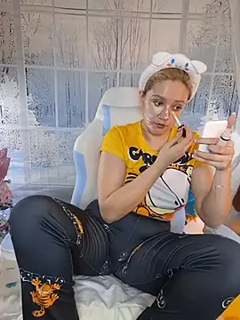 NaomiShimizu online show from 15, 12, 2025