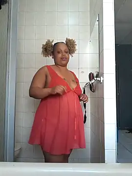 THESHORTQUEEN online show from 5, 11, 2025