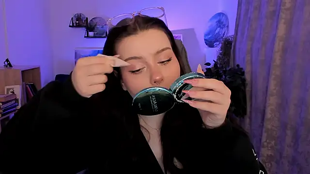 CoralineKeyns online show from 24, 2, 2026