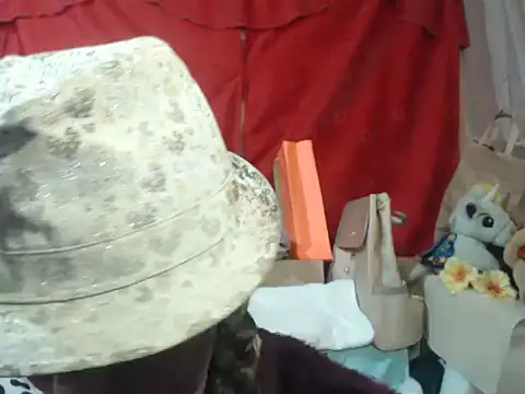 hottieperla online show from 24, 11, 2025