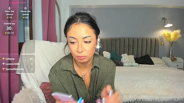 Awesome Jolie online show from 3, 10, 2025