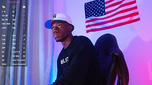 Snapshot of mike_wallace chatting on 27, 11, 2025 mike wallace online show from 27, 11, 2025