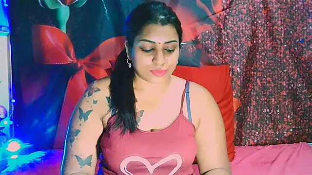 RoyalIndianCreamPuff online show from 11, 1, 2025