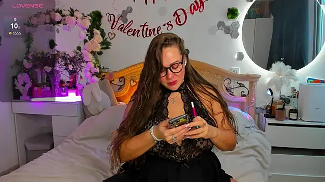 AurorHarris online show from 11, 2, 2025