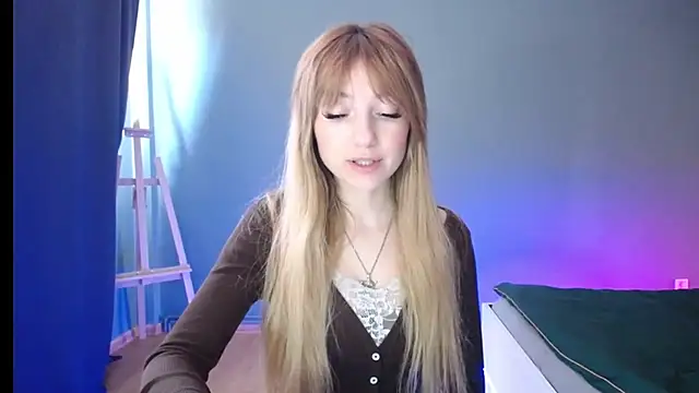 LuciaYoung online show from 18, 2, 2025