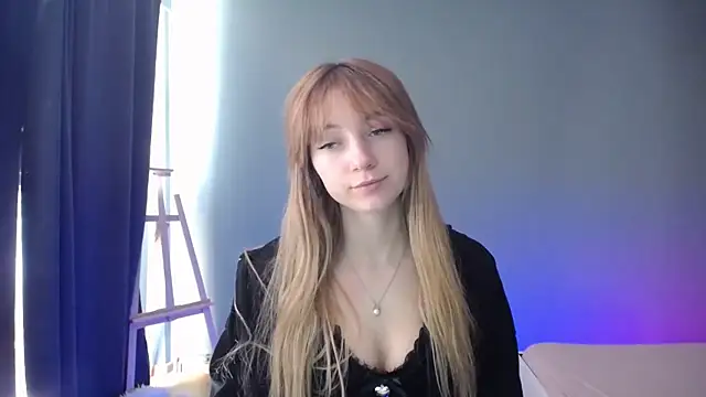 LuciaYoung online show from 8, 3, 2025