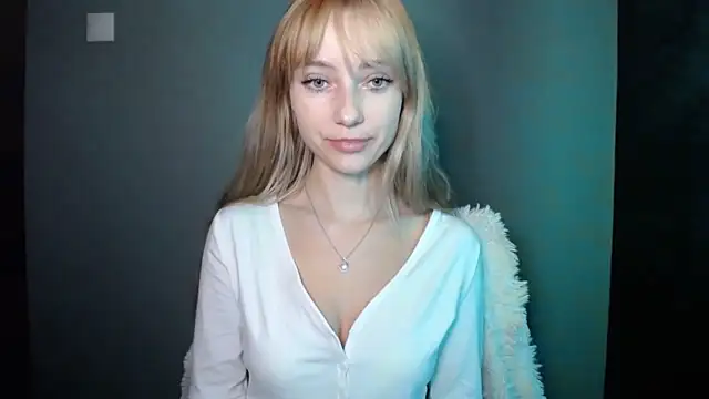 LuciaYoung online show from 8, 10, 2025