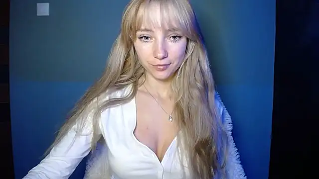 LuciaYoung online show from 11, 10, 2025