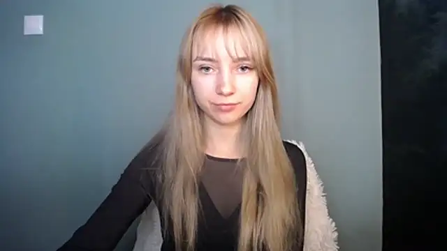 LuciaYoung online show from 19, 1, 2026