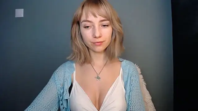 Snapshot of LuciaYoung chatting on 17, 2, 2026 LuciaYoung online show from 17, 2, 2026