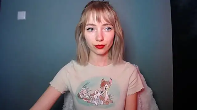 Snapshot of LuciaYoung chatting on 22, 2, 2026 LuciaYoung online show from 22, 2, 2026