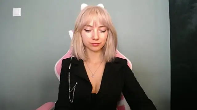 Snapshot of LuciaYoung chatting on 21, 3, 2026 LuciaYoung online show from 21, 3, 2026