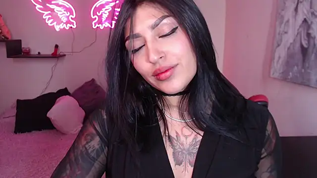 Snapshot of MissDennise chatting on 12, 3, 2025 MissDennise online show from 12, 3, 2025