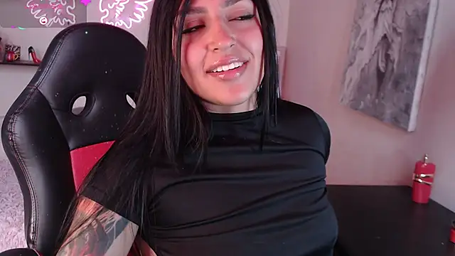 Snapshot of MissDennise chatting on 6, 10, 2025 MissDennise online show from 6, 10, 2025