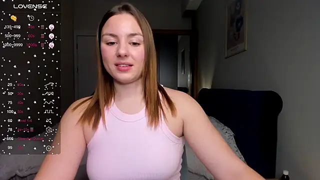 ThreeshaWhite online show from 28, 2, 2025