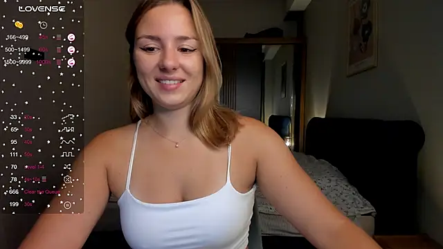 ThreeshaWhite online show from 11, 9, 2025